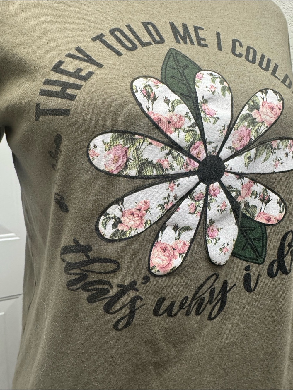 Graphic Daisy Tee in Olive Green with Floral Petals 0072 - Picture 2 of 4